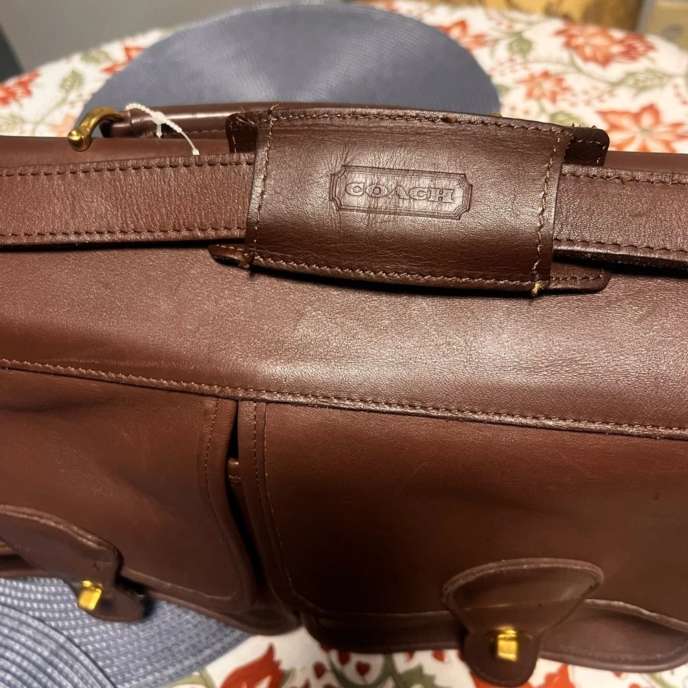 Vintage Coach Elegant Brown Leather Men's Bag